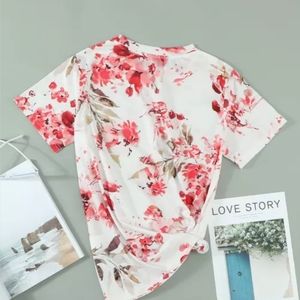 ♥️New boutique Floral crewneck tee